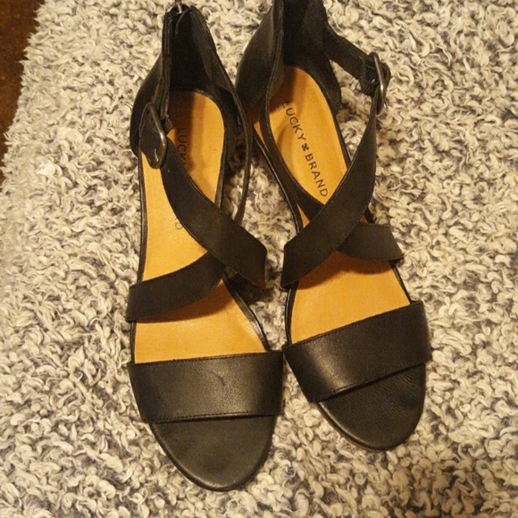 Lucky Brand Wedge Sandals - Picture 3 of 4